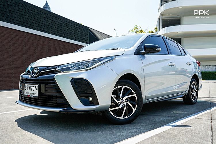 รถ Toyota Yaris ATIV 1.2 Sport สี เทา