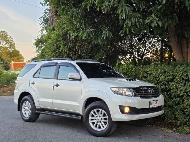 Toyota Fortuner 2013 3.0 V Utility-car ดีเซล ไม่ติดแก๊ส เกียร์อัตโนมัติ ขาว รูปที่ 4