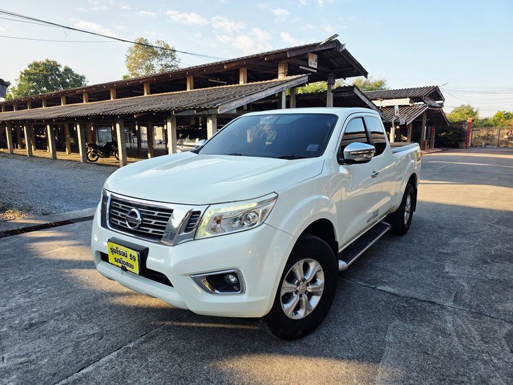 Nissan NP300-NAVARA 2016 2.5 V King Cab 4WD Pickup ดีเซล ไม่ติดแก๊ส เกียร์ธรรมดา ขาว รูปที่ 2