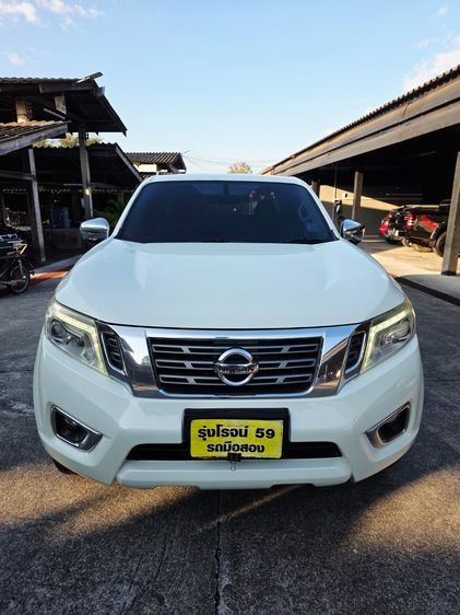 Nissan NP300-NAVARA 2016 2.5 V King Cab 4WD Pickup ดีเซล ไม่ติดแก๊ส เกียร์ธรรมดา ขาว รูปที่ 3