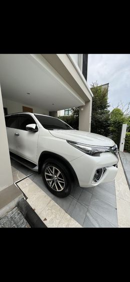 Toyota Fortuner 2018 2.4 V Utility-car ดีเซล ไม่ติดแก๊ส เกียร์อัตโนมัติ ขาว รูปที่ 2