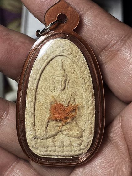 พระเก่าหลวงพ่อวัดไร่วารีเลี่ยมกรอบเก่า