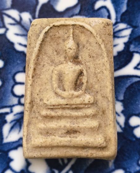 พระสมเด็จพิมพ์สวยเนื้อเก่าแห้งค่ะ(9) รูปที่ 3