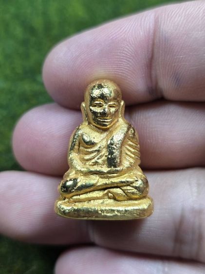 พระเนื้อสีทองหลวงพ่อเงินวัดบางคลาน