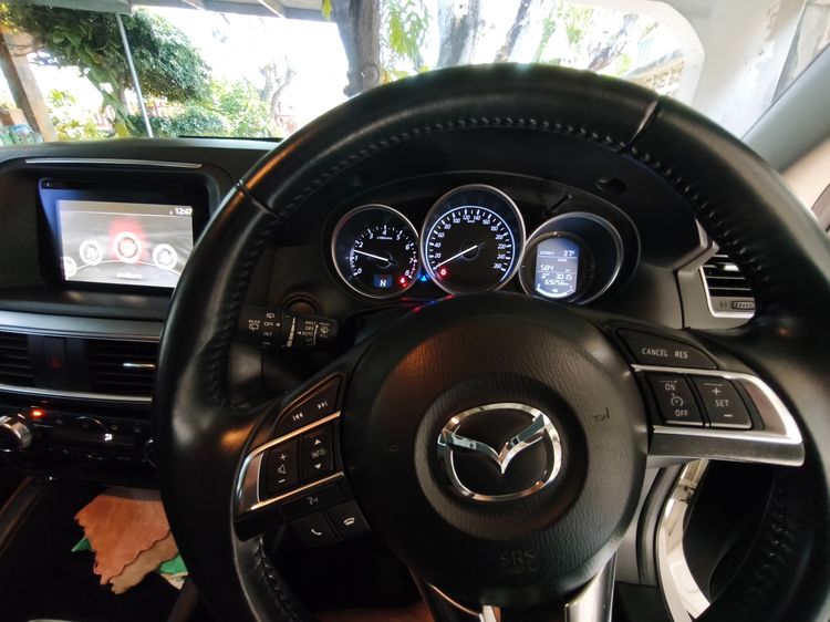 Mazda CX-5 2018 2.0 SP Utility-car เบนซิน ไม่ติดแก๊ส เกียร์อัตโนมัติ ขาว รูปที่ 2