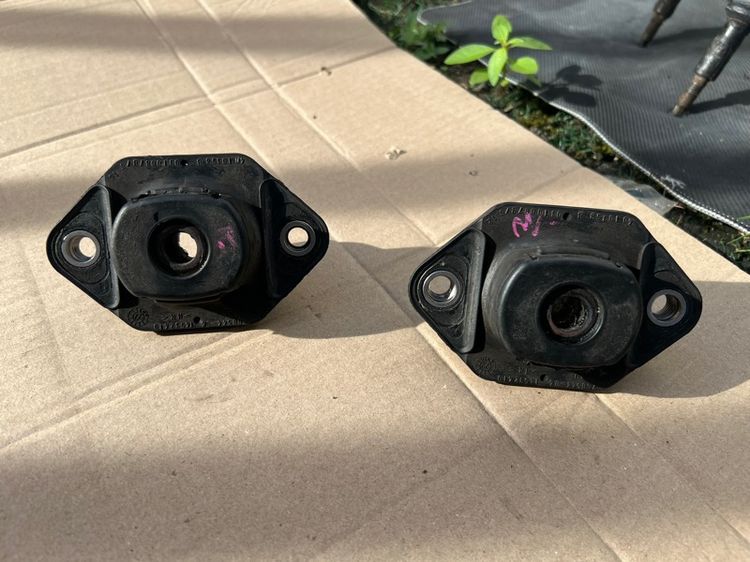 E90 อะไหล่ ยางเบ้าโช๊คหน้า, หลัง และ หลอด XENON D1S รูปที่ 5