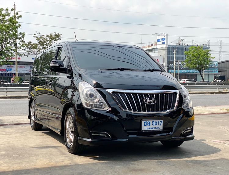 รถ Hyundai H-1  2.5 Deluxe สี ดำ