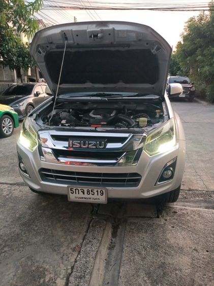 รถ Isuzu D-MAX 1.9 Hi-Lander L สี บรอนซ์เงิน