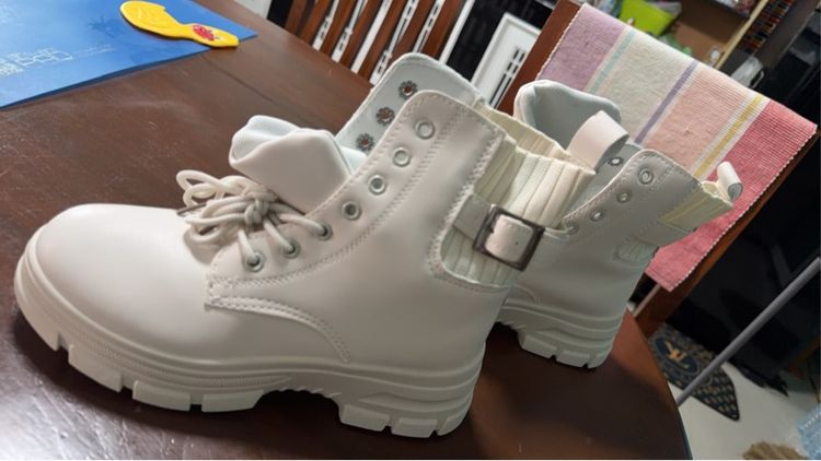 รองเท้าแฟชั่น รูปที่ 2