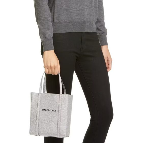 Balenciaga  รูปที่ 7