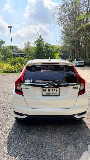 Honda Jazz 2017 1.5 RS i-VTEC Sedan เบนซิน ไม่ติดแก๊ส เกียร์อัตโนมัติ ขาว รูปที่ 3