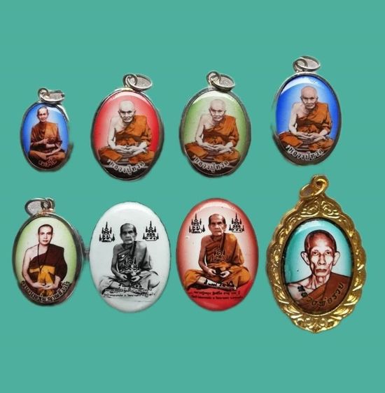 ล็อคเก็ตหลวงปู่โต หลวงปู่ทวด หลวงปู่หมุน ครูบาบุญชุ่ม หลวงพ่อรวย