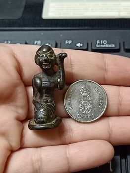 นางกวักสายใต้เนื้อสำริดมีจารใต้ฐาน รูปที่ 4