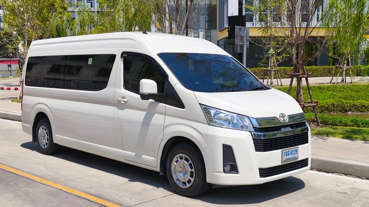 Toyota Commuter 2024 2.8 Van ดีเซล ไม่ติดแก๊ส เกียร์อัตโนมัติ ขาว รูปที่ 2