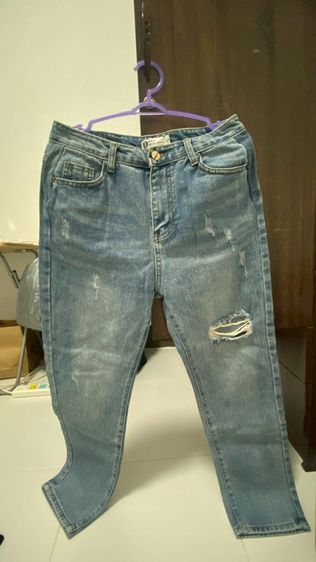 ไม่มีแขน อื่นๆ L กางเกง อื่นๆ ยีนส์แมกใหม่1,600ขายแค่ 390 แถมฟรีอีก1ตัวค่ะ