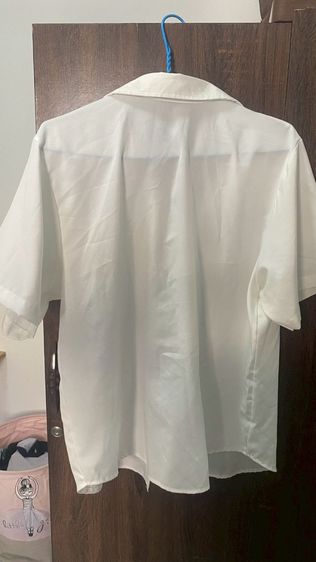 ขายถูกเสื้อขาวแถมกางเกงยีนส์ ลดแล้วจาก 590 รูปที่ 3