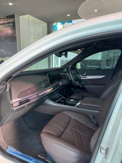 BMW Series 7 2023 740d Sedan ดีเซล ไม่ติดแก๊ส เกียร์อัตโนมัติ ขาว รูปที่ 2