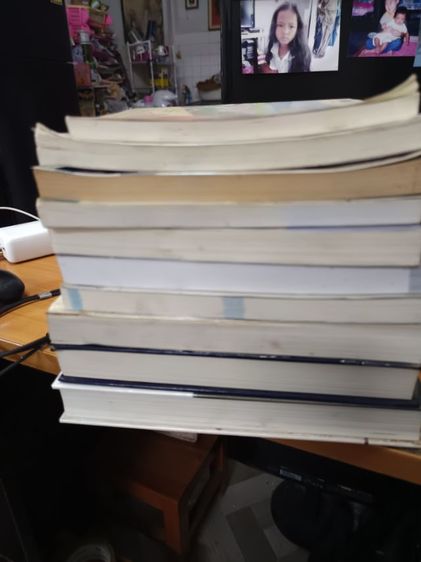 ต้องการขายหนังสือมือสองที่มีทั้งคุณภาพต่อการศึกษาหาความรู้ทางการลงมุน ธุรกิจ และนวนิยาย ตุ้มค่าต่อการสนใจและรักการอ่าน