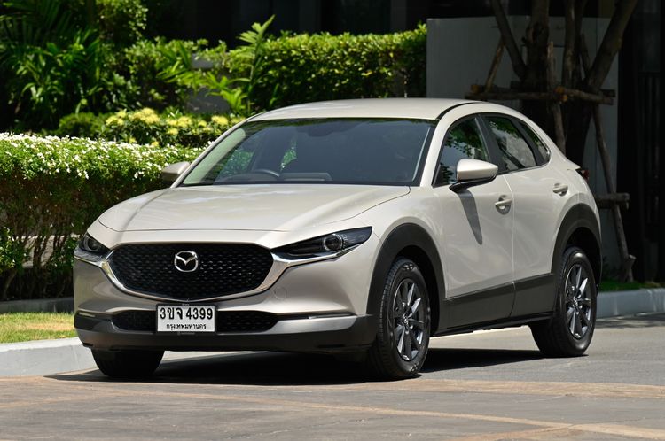 รถ Mazda CX-30 2.0 C สี น้ำตาล