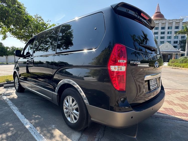 รถ Hyundai H-1  2.5 Deluxe สี ดำ