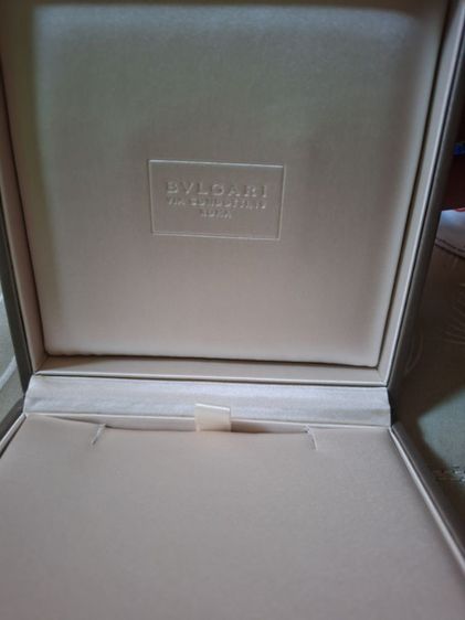 กล่องแหวน,ต่างหู,สร้อย  bvlgari