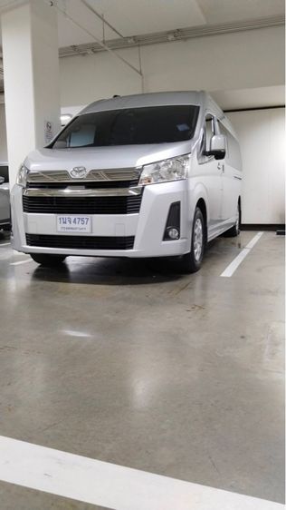 Toyota Commuter 2023 2.8 ดีเซล ไม่ติดแก๊ส เกียร์อัตโนมัติ บรอนซ์เงิน