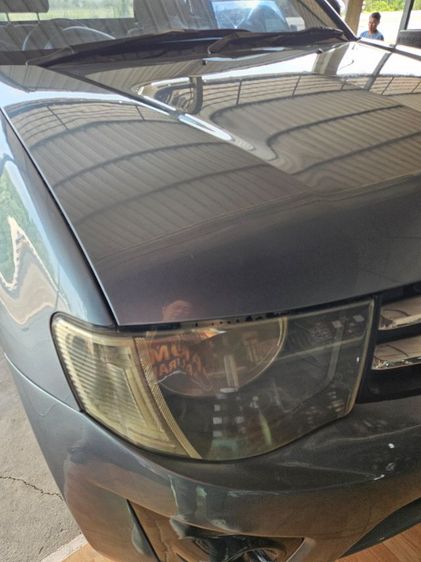 โคมไฟหน้ารถ Mitsubishi Triton