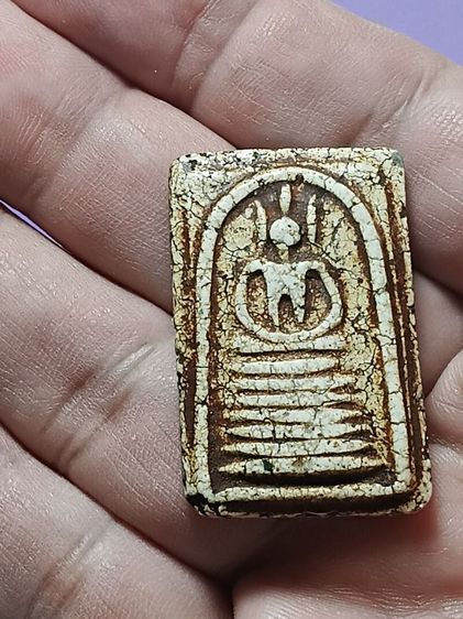 พระสมเด็จวัดเกศไชโย พิมพ์ใหญ่โบราณเก่า สร้างยุคแรก เนื้อแห้งหนึกนุ่มเเกร่งเก่า มีลงรักน้ำเกลี้ยงเก่ามาเเต่เดิม พระเก่าเก็บบ้านคุณตาให้มาครับ รูปที่ 7