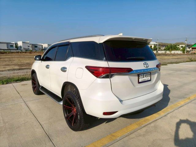 Toyota Fortuner 2018 2.4 V Utility-car ดีเซล เกียร์อัตโนมัติ ขาว รูปที่ 3