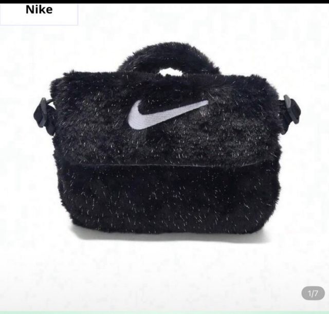 หญิง ดำ อื่นๆ กระเป๋าสะพายใบเล็ก nike แท้shop ซื้อจากห้าง กว้าง 7นิ้ว