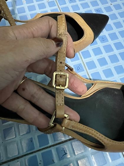 used tory burch 25cm แท้ใส่ได้นาน ขยับสายรัดได้ รูปที่ 4