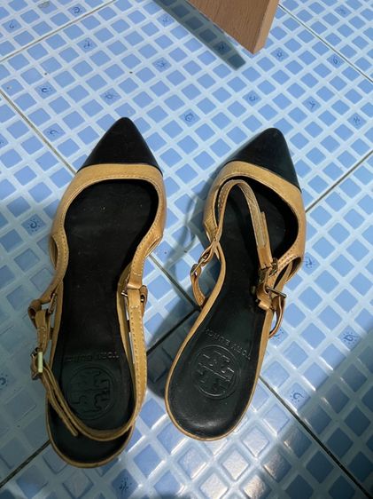 used tory burch 25cm แท้ใส่ได้นาน ขยับสายรัดได้ รูปที่ 2