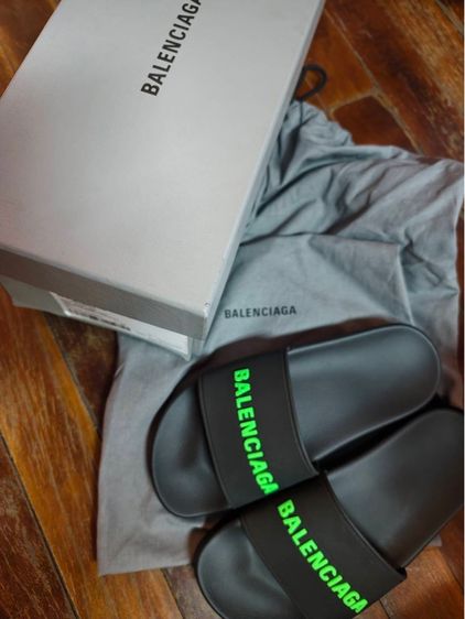 รองเท้าแตะแบบลำลอง ดำ หนัง PU UK 2.5 | EU 35 | US 4.5 อื่นๆ 📌 ขายรองเท้า BALENCIAGA Pool Slide แท้