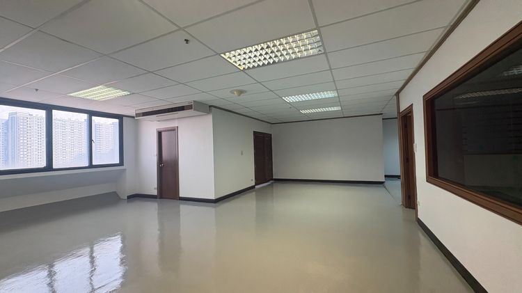 ขายด่วน พื้นที่สำนักงาน Country Complex A บางนา 178.89 ตร.ม. ทำเลดีใกล้ทางด่วน รูปที่ 4