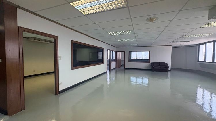 ขายด่วน พื้นที่สำนักงาน Country Complex A บางนา 178.89 ตร.ม. ทำเลดีใกล้ทางด่วน รูปที่ 3