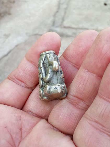 พระปิดตาเมืองใต้ เนื้อสัมฤทธิ์แก่เงิน รูปที่ 4