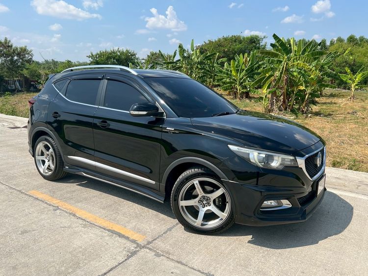 รถ MG ZS 1.5 D สี ดำ