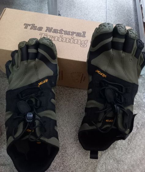 รองเท้า VIBRAM