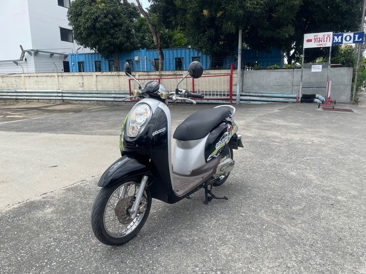 Honda scoopy iรถบ้าน