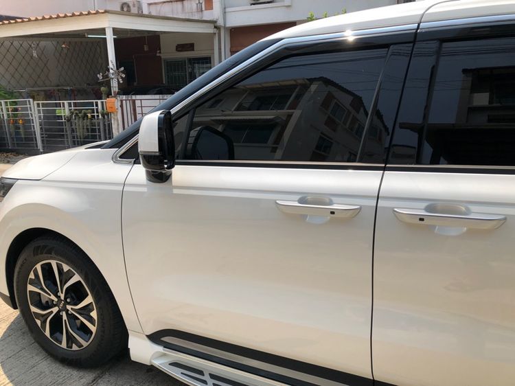 Kia Grand Carnival 2022 2.2 EX Van ดีเซล เกียร์อัตโนมัติ ขาว รูปที่ 3