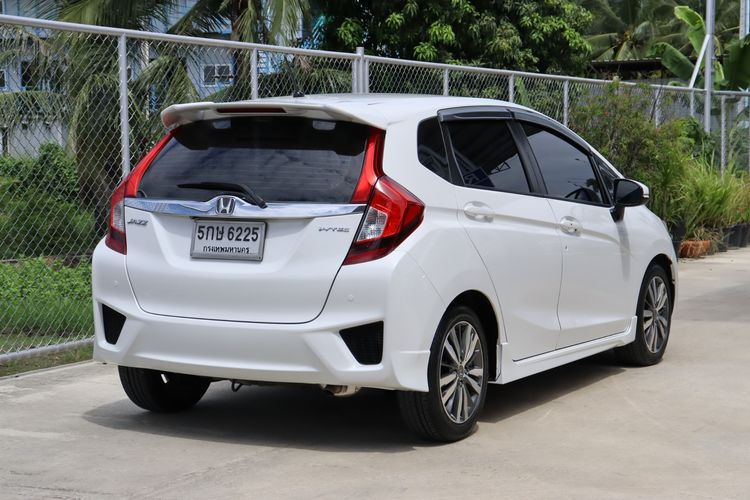 Honda Jazz 2016 1.5 SV Sedan เบนซิน ไม่ติดแก๊ส เกียร์อัตโนมัติ ขาว รูปที่ 3