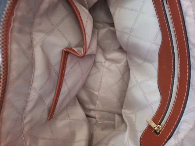 กระเป๋าสะพาย Michale Kors รูปที่ 8