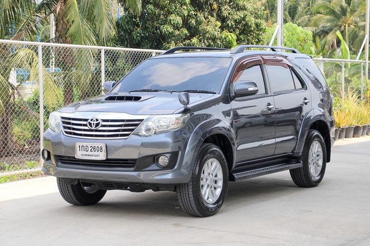 Toyota Fortuner 2013 2.5 G Sedan ดีเซล ไม่ติดแก๊ส เกียร์อัตโนมัติ ดำ รูปที่ 2