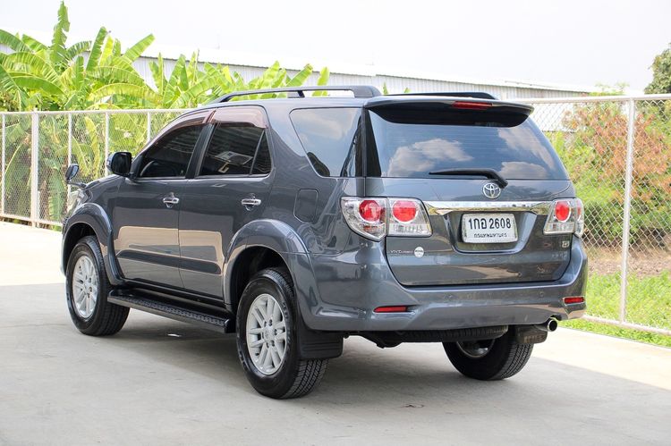 Toyota Fortuner 2013 2.5 G Sedan ดีเซล ไม่ติดแก๊ส เกียร์อัตโนมัติ ดำ รูปที่ 4
