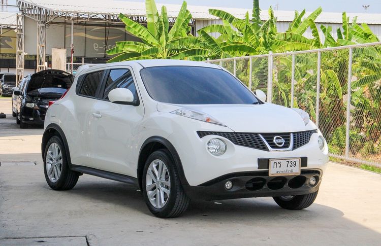 รถ Nissan Juke 1.6 V สี ขาว