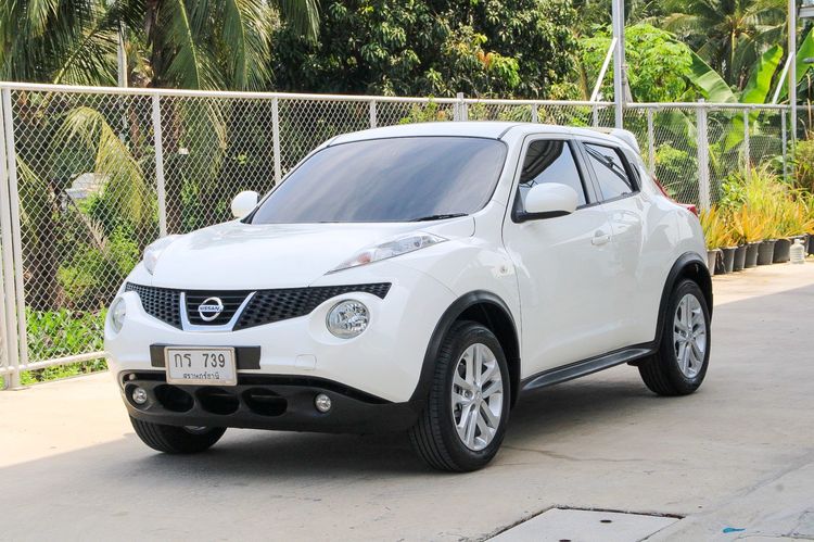 Nissan Juke 2014 1.6 V Sedan เบนซิน ไม่ติดแก๊ส เกียร์อัตโนมัติ ขาว รูปที่ 2