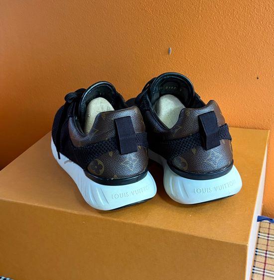 รองเท้า Louis Vuitton Men size 41 รูปที่ 4