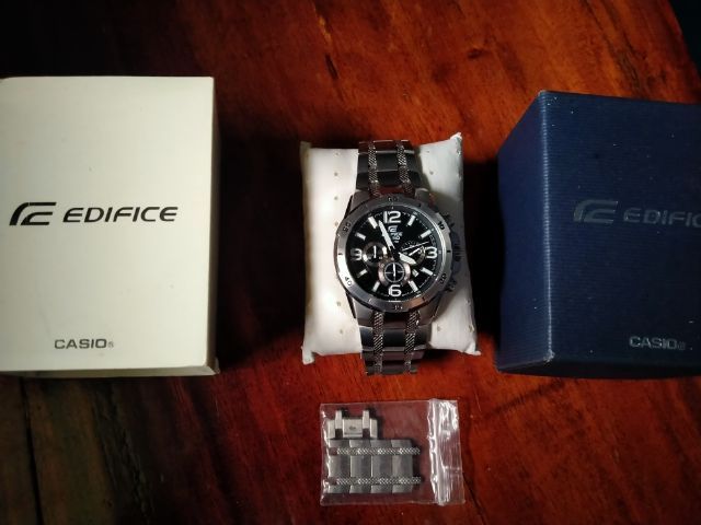 นาฬิกา Casio Edifice สภาพใหม่ เก็บอยู่ในกล่องตลอด หน้าปัดใช้งานได้ทุกเข็ม ติดต่อ 084-490-5618 ใช้งานได้ปกติทุกอย่างครับ รูปที่ 2