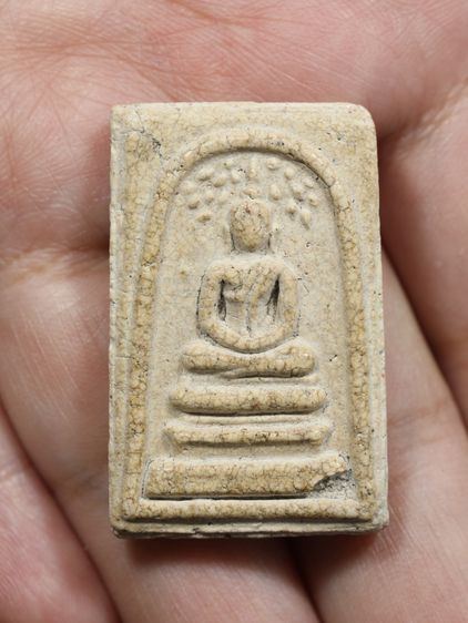 รหัส 065 - พระสมเด็จพิมพ์ปรกโพธิ์ วัดระฆังโฆสิตาราม สภาพสวยสมบูรณ์ ไม่แตกไม่บิ่น มวลสารชัดเจน รับประกันตรงปกตามรูปภาพค่ะ รูปที่ 5