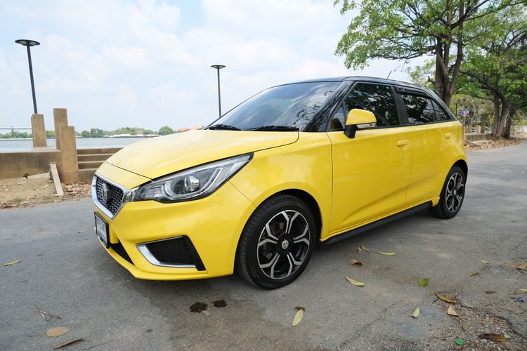 MG MG3 2019 1.5 X Limited Sedan เบนซิน ไม่ติดแก๊ส เกียร์อัตโนมัติ เหลือง รูปที่ 3